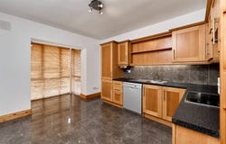 19 The Square, Innwood, Enfield, A83 V624
