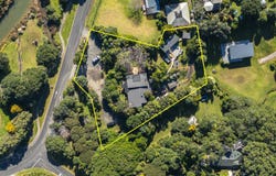 8 Pye Place, Hot Water Beach, Thames-Coromandel
