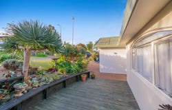 12 Cayman Place, Unsworth Heights, North Shore City