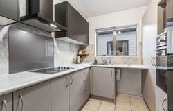 8/3 Hulme Place, Henderson, Waitakere City