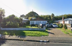 27 Longburn Road, Henderson, Waitakere City