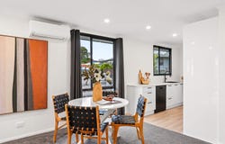 2/74 Parrs Cross Road, Henderson, Waitakere City