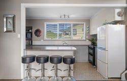 15 Banks Road, Kawakawa Bay, Manukau City