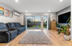 8/3 Hulme Place, Henderson, Waitakere City