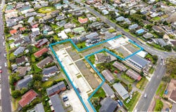 101 and 103 Awaroa Road, and 9 and 11 Sunhill Road, Sunnyval 9 & 11 Sunhill Road and 101 & 103 Awaroa Road, Sunnyvale, Waitakere City