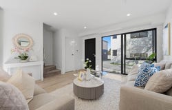 2/3 Gill Avenue, Te Atatu Peninsula, Waitakere City