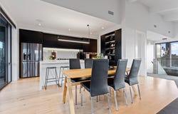 30 Caroline Heights, Omaha, Rodney