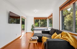 373 Huia Road, Titirangi 373 Huia Road, Titirangi, Waitakere City