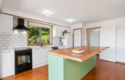373 Huia Road, Titirangi 373 Huia Road, Titirangi, Waitakere City