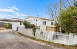 46 Newington Road, Henderson, Waitakere City