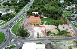 COMMERCIAL BUILDING TONIQUE WILLIAMS DARLING, New Providence/Paradise Island, New Providence/Paradise Island