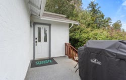3938 Wilkinson Rd, Saanich, British Columbia V8Z 5A2