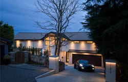 121 Denison Rd, Oak Bay, British Columbia V8S2K2
