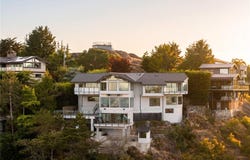 121 Denison Rd, Oak Bay, British Columbia V8S2K2
