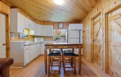 16 Ch. Bisson, Lac-Sainte-Marie, Quebec J0X1Z0