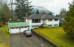 40127 Kalodon Road, Squamish, British Columbia V0N 1T0