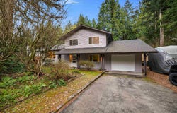 2572 The Boulevard, Squamish, British Columbia V0N 1T0