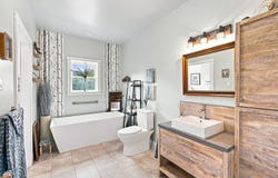 3505 Ch. Hopps, Austin, Quebec J0B 1B0