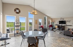 99 Nevens Bay, Winnipeg, MB R2C 1G9, Canada, Winnipeg, Manitoba R2C