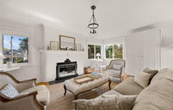 741 Cowper St, Saanich, British Columbia V9A 2G1