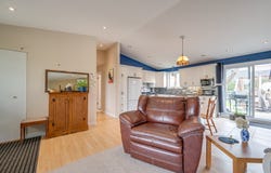 1035 Rue Émile, Les Cèdres, Quebec J7T1H2