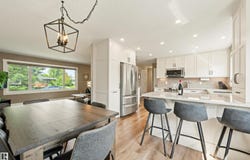 5207 114B ST NW, Edmonton, Alberta T6H3N4