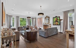 17 Alderbrook Drive, Toronto, Ontario M3B 1E3