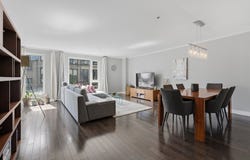 329 Rue Notre-Dame E. 122, Montréal (Ville-Marie), Quebec H2Y 3Z9