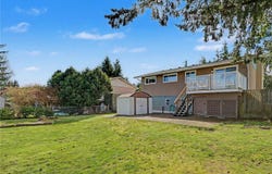 480 4th Ave, Campbell River, British Columbia V9W 3W8