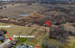 Rue Bourdeau, Salaberry-de-Valleyfield, Quebec J6T6J7