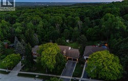 5 MAYS Crescent, Waterdown, Ontario L8B0G4