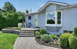 39 Riverside Dr, Kawartha Lakes, Ontario