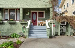 320 Moss St, Victoria, British Columbia V8V 4M9