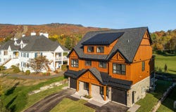 520 Allée du Géant #2, Mont-Tremblant, Quebec J8E0N4