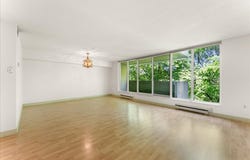 360 Bloor St E, Toronto, Ontario M4W