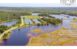 19 Lipkudamoonk Path, Clam Bay, Nova Scotia B0J 1Y0