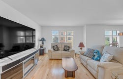 8090 Rue de Londres, Brossard, Quebec J4Y0K6