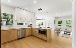 844 St. Denis Avenue, North Vancouver, British Columbia V7J 2G4