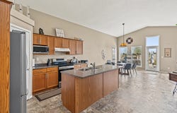 99 Nevens Bay, Winnipeg, MB R2C 1G9, Canada, Winnipeg, Manitoba R2C
