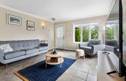 5109 Rue des Ormes, Sainte-Catherine, Quebec J5C1L4