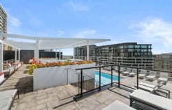 700 Rue des Éclaircies 702, Brossard, Quebec J4Z 0P9