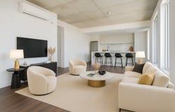 10 Av. Donegani 1001, Pointe-Claire, Quebec H9R 0H2