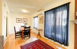 276 Av. du Mont-Royal E., Le Plateau-Mont-Royal, Quebec H2T1P5