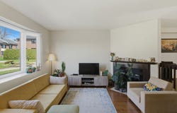 75 Av. Elm 2, Beaconsfield, Quebec H9W 6C6