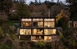 2701 Sea View Rd, Saanich, British Columbia V8N1K7