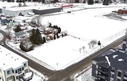 230 Av. Hamford, Lachute, Quebec J8H3N6