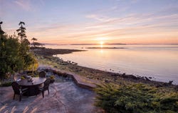 10206 Surfside Pl, Sidney, British Columbia V8L3R5