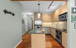 560 Ravenwoods Drive, North Vancouver, British Columbia V7G2T3