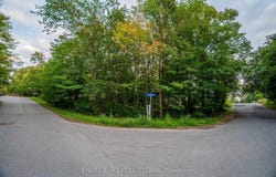 8 Davidson Drive, Beacon Hill North - South and Area, Ontario K1J 7J9
