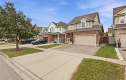 356 Newport Drive, Waterloo, ON, Cambridge, Ontario N3H-5S7